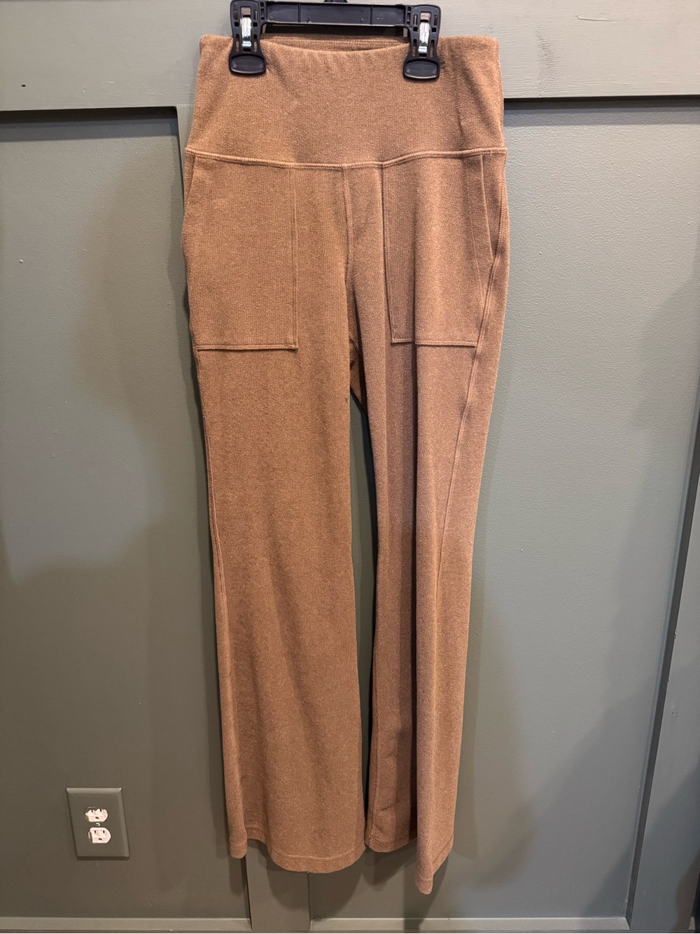 Wide-Leg Knit Pants with Front Patch Pockets - Camel - Unbelievably soft